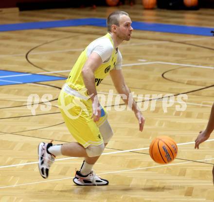 Basketball 2. Liga 2025/2026. Grunddurchgang 8. Runde. Woerthersee Piraten  gegen BBU Salzburg. Tim Huber   (Piraten). Klagenfurt, am 13.12.2025.
Foto: Kuess
---
pressefotos, pressefotografie, kuess, qs, qspictures, sport, bild, bilder, bilddatenbank