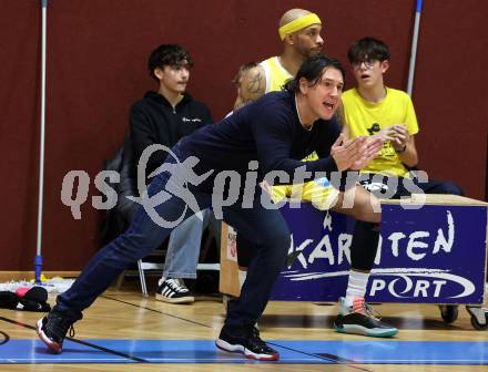 Basketball 2. Liga 2025/2026. Grunddurchgang 8. Runde. Woerthersee Piraten  gegen BBU Salzburg.  Trainer Andreas Kuttnig  (Piraten). Klagenfurt, am 13.12.2025.
Foto: Kuess
---
pressefotos, pressefotografie, kuess, qs, qspictures, sport, bild, bilder, bilddatenbank