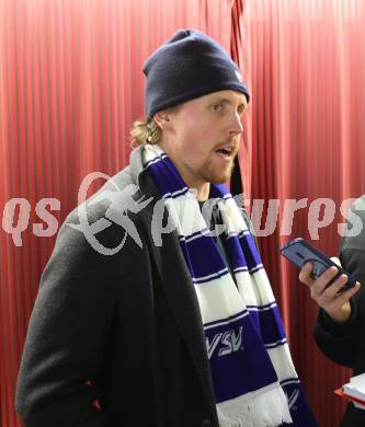 Eishockey ICE Bundesliga.  Winn2day ICE Hockey League. VSV gegen EC Red Bull Salzburg.  Brett Richie  (VSV). Villach am 12.12.2025.
Foto: Kuess
www.qspictures.net
---
pressefotos, pressefotografie, kuess, qs, qspictures, sport, bild, bilder, bilddatenbank