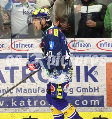 Eishockey ICE Bundesliga.  Winn2day ICE Hockey League. VSV gegen EC Red Bull Salzburg.  Torjubel Elias Wallenta  (VSV). Villach am 12.12.2025.
Foto: Kuess
www.qspictures.net
---
pressefotos, pressefotografie, kuess, qs, qspictures, sport, bild, bilder, bilddatenbank