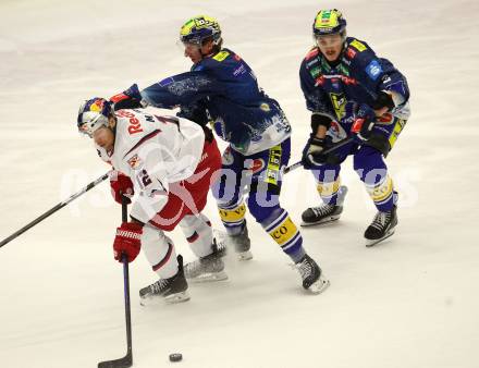 Eishockey ICE Bundesliga.  Winn2day ICE Hockey League. VSV gegen EC Red Bull Salzburg.  Philipp Lindner  (VSV), Michael Raffl   (RBS). Villach am 12.12.2025.
Foto: Kuess
www.qspictures.net
---
pressefotos, pressefotografie, kuess, qs, qspictures, sport, bild, bilder, bilddatenbank