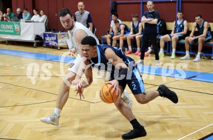 Basketball 2. Liga 2025/2026. Grunddurchgang 11. Runde.  KOS Celovec gegen Vienna Timberwolves.  Veljko Dena (KOS),  Tyron Unger (Vienna). Klagenfurt, am 20.12.2025.
Foto: Kuess
---
pressefotos, pressefotografie, kuess, qs, qspictures, sport, bild, bilder, bilddatenbank