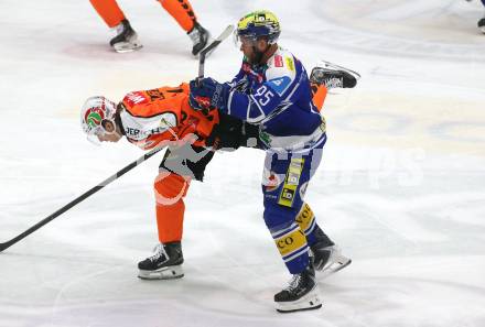 Eishockey ICE Bundesliga.  Winn2day ICE Hockey League. VSV gegen Graz99ers  Mark Katic  (VSV),  Tim Harnisch  (Graz). Villach, am 30.12.2025.
Foto: Kuess
www.qspictures.net
---
pressefotos, pressefotografie, kuess, qs, qspictures, sport, bild, bilder, bilddatenbank