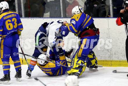 Eishockey AHC Division I. Althofen gegen Steindorf.   LAMEREINER Leon,  HORN, Fabian , (Althofen),  PETRIK, Benjamin   (Steindorf). Althofen, am 3.1.2026.
Foto: Kuess
www.qspictures.net
---
pressefotos, pressefotografie, kuess, qs, qspictures, sport, bild, bilder, bilddatenbank