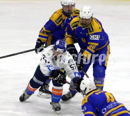 Eishockey AHC Division I. Althofen gegen Steindorf.  KRONLECHNER, Christoph   (Althofen), WILFAN, Franz  (Steindorf). Althofen, am 3.1.2026.
Foto: Kuess
www.qspictures.net
---
pressefotos, pressefotografie, kuess, qs, qspictures, sport, bild, bilder, bilddatenbank