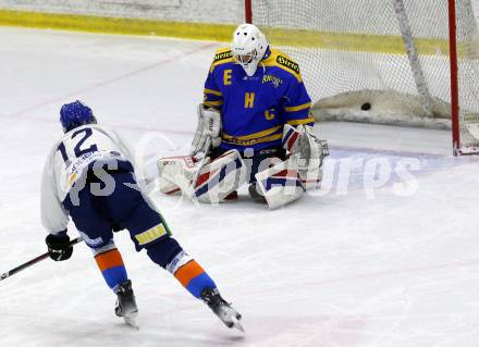 Eishockey AHC Division I. Althofen gegen Steindorf.  SELINGER, Sebastian (Althofen),  CIMZAR, Tadej (Steindorf). Althofen, am 3.1.2026.
Foto: Kuess
www.qspictures.net
---
pressefotos, pressefotografie, kuess, qs, qspictures, sport, bild, bilder, bilddatenbank