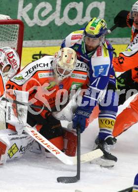 Eishockey ICE Bundesliga.  Winn2day ICE Hockey League. VSV gegen Graz99ers  Nick Hutchison (VSV),  Nicolas Wieser  (Graz). Villach, am 30.12.2025.
Foto: Kuess
www.qspictures.net
---
pressefotos, pressefotografie, kuess, qs, qspictures, sport, bild, bilder, bilddatenbank