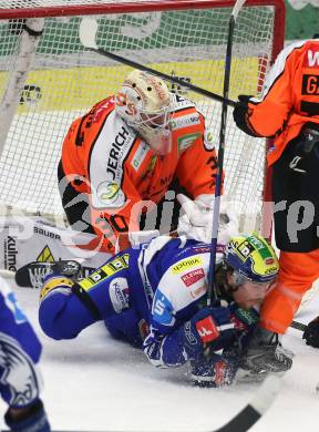 Eishockey ICE Bundesliga.  Winn2day ICE Hockey League. VSV gegen Graz99ers  Brett Ritchie  (VSV),  Nicolas Wieser  (Graz). Villach, am 30.12.2025.
Foto: Kuess
www.qspictures.net
---
pressefotos, pressefotografie, kuess, qs, qspictures, sport, bild, bilder, bilddatenbank