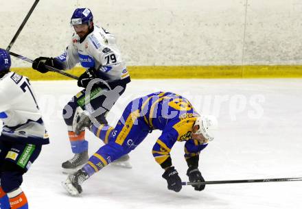 Eishockey AHC Division I. Althofen gegen Steindorf.  HERRNEGGER, Lucas (Althofen), PETRIK, Benjamin    (Steindorf). Althofen, am 3.1.2026.
Foto: Kuess
www.qspictures.net
---
pressefotos, pressefotografie, kuess, qs, qspictures, sport, bild, bilder, bilddatenbank