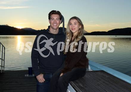 Eishockey ICE Bundesliga.  Winn2day ICE Hockey League. Nick Petersen (KAC), Freundin Mira. Klagenfurt, am 4.11.2025.
Foto: Kuess
www.qspictures.net
---
pressefotos, pressefotografie, kuess, qs, qspictures, sport, bild, bilder, bilddatenbank