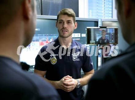 Eishockey ICE Bundesliga.  Winn2day ICE Hockey League. Vorschaufotos Derby  KAC gegen VSV.  Thomas Vallant (VSV). Klagenfurt, am 28.11.2025.
Foto: Kuess
www.qspictures.net
---
pressefotos, pressefotografie, kuess, qs, qspictures, sport, bild, bilder, bilddatenbank