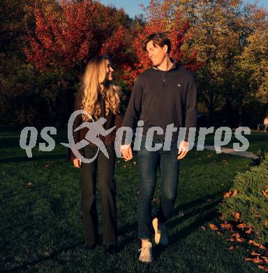 Eishockey ICE Bundesliga.  Winn2day ICE Hockey League. Nick Petersen (KAC), Freundin Mira. Klagenfurt, am 4.11.2025.
Foto: Kuess
www.qspictures.net
---
pressefotos, pressefotografie, kuess, qs, qspictures, sport, bild, bilder, bilddatenbank