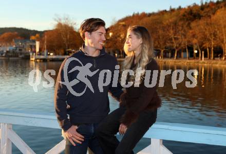 Eishockey ICE Bundesliga.  Winn2day ICE Hockey League. Nick Petersen (KAC), Freundin Mira. Klagenfurt, am 4.11.2025.
Foto: Kuess
www.qspictures.net
---
pressefotos, pressefotografie, kuess, qs, qspictures, sport, bild, bilder, bilddatenbank