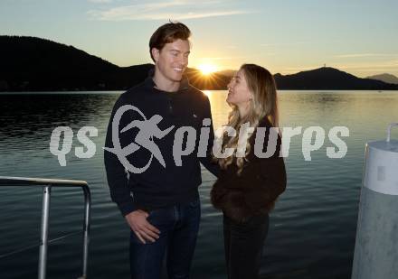 Eishockey ICE Bundesliga.  Winn2day ICE Hockey League. Nick Petersen (KAC), Freundin Mira. Klagenfurt, am 4.11.2025.
Foto: Kuess
www.qspictures.net
---
pressefotos, pressefotografie, kuess, qs, qspictures, sport, bild, bilder, bilddatenbank