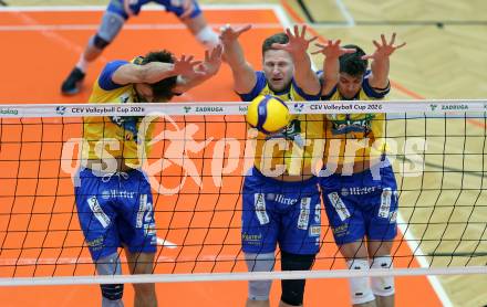 Volleyball CEV Cup.  SK Zadruga Aich/Dob gegen AKAA Volley (FIN). Kristers Landzans, Nicolai Grabmueller, Zigurds Janis Licis   (Aich/Dob). Bleiburg, am 7.1.2026.
Foto: Kuess
www.qspictures.net
---
pressefotos, pressefotografie, kuess, qs, qspictures, sport, bild, bilder, bilddatenbank