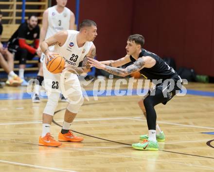 Basketball 2. Liga 2025/2026. Grunddurchgang 13. Runde.  KOS Celovec gegen BK Mattersburg Rocks. Nikolas Susa  (KOS),  Aleksandar Andjelkovic (Mattersburg). Klagenfurt, am 10.1.2026
Foto: Kuess
---
pressefotos, pressefotografie, kuess, qs, qspictures, sport, bild, bilder, bilddatenbank