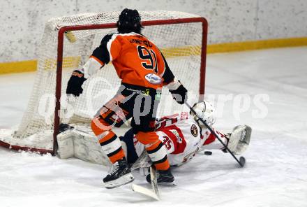 Eishockey AHC Division I.  ESV Ferlach gegen USC Pirates Velden.  Christian Arneitz  (Ferlach),  Marco Sunitsch  (Velden). Ferlach, am 30.1.2026
Foto: Kuess
www.qspictures.net
---
pressefotos, pressefotografie, kuess, qs, qspictures, sport, bild, bilder, bilddatenbank