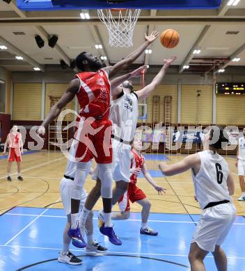 Basketball 2. Liga 2025/2026. Grunddurchgang 16. Runde.  KOS Celovec gegen Upper Austrian Ballers.   Marin Sliskovic (KOS),  Bruno Fernando (Austrian Ballers). Klagenfurt, am 31.1.2026
Foto: Kuess
---
pressefotos, pressefotografie, kuess, qs, qspictures, sport, bild, bilder, bilddatenbank