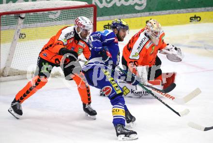 Eishockey ICE Bundesliga.  Winn2day ICE Hockey League. VSV gegen Graz99ers  Maximilian Rebernig (VSV), Kasper Kotkansalo, Nicolas Wieser   (Graz). Villach, am 30.12.2025.
Foto: Kuess
www.qspictures.net
---
pressefotos, pressefotografie, kuess, qs, qspictures, sport, bild, bilder, bilddatenbank