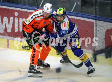 Eishockey ICE Bundesliga.  Winn2day ICE Hockey League. VSV gegen Graz99ers  Alex Wall  (VSV),  Lukas Kainz (Graz). Villach, am 30.12.2025.
Foto: Kuess
www.qspictures.net
---
pressefotos, pressefotografie, kuess, qs, qspictures, sport, bild, bilder, bilddatenbank