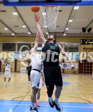 Basketball 2. Liga 2025/2026. Grunddurchgang 17. Runde.  KOS Celovec gegen Union Deutsch Wagram Alligators.  Jure Bavdek  (KOS),  Harald Schmitt (UDW Alligators). Klagenfurt, am 7.2.2026
Foto: Kuess
---
pressefotos, pressefotografie, kuess, qs, qspictures, sport, bild, bilder, bilddatenbank