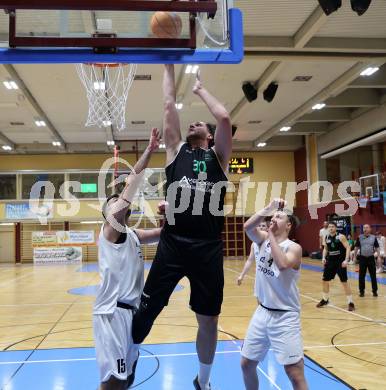 Basketball 2. Liga 2025/2026. Grunddurchgang 17. Runde.  KOS Celovec gegen Union Deutsch Wagram Alligators. Marin Sliskovic, Samuel Seher   (KOS),  Harald Schmitt (UDW Alligators). Klagenfurt, am 7.2.2026
Foto: Kuess
---
pressefotos, pressefotografie, kuess, qs, qspictures, sport, bild, bilder, bilddatenbank
