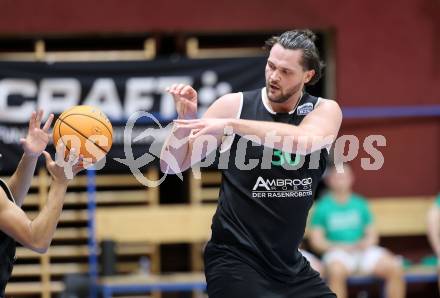 Basketball 2. Liga 2025/2026. Grunddurchgang 17. Runde.  KOS Celovec gegen Union Deutsch Wagram Alligators.  Harald Schmitt (UDW Alligators). Klagenfurt, am 7.2.2026
Foto: Kuess
---
pressefotos, pressefotografie, kuess, qs, qspictures, sport, bild, bilder, bilddatenbank