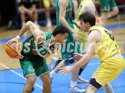 Basketball 2. Liga 2025/2026. Grunddurchgang 18. Runde.  Woerthersee Piraten gegen Future Team Steiermark.   Elias Podany (Piraten),  Justin McCaw  (Steiermark). Klagenfurt, am 14.2.2026
Foto: Kuess
---
pressefotos, pressefotografie, kuess, qs, qspictures, sport, bild, bilder, bilddatenbank