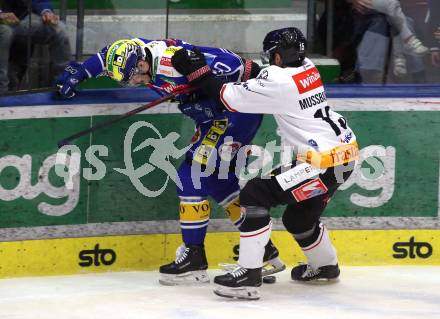 Eishockey ICE Bundesliga.  Winn2day ICE Hockey League. VSV gegen Pioneers Vorarlberg.   Elias Wallenta  (VSV),  Mark Mussbacher   (Vorarlberg). Villach, am 22.2.2026.
Foto: Kuess
www.qspictures.net
---
pressefotos, pressefotografie, kuess, qs, qspictures, sport, bild, bilder, bilddatenbank