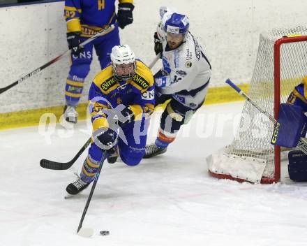Eishockey AHC Division I. Althofen gegen Steindorf.  Michael Rainer (Althofen),  Lukas Friedrich  (Steindorf). Althofen, am 3.1.2026.
Foto: Kuess
www.qspictures.net
---
pressefotos, pressefotografie, kuess, qs, qspictures, sport, bild, bilder, bilddatenbank