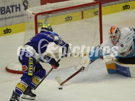Eishockey ICE Bundesliga.  Winn2day ICE Hockey League. VSV gegen Black Wings Linz.  Kevin Hancock   (VSV),  Rasmus Tirronen   (Linz). Villach, am 4.3.2026.
Foto: Kuess
www.qspictures.net
---
pressefotos, pressefotografie, kuess, qs, qspictures, sport, bild, bilder, bilddatenbank