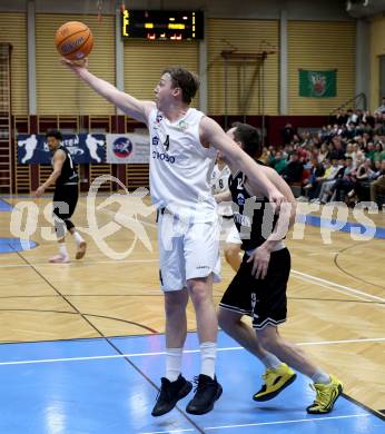 Basketball 2. Liga 2025/2026. Grunddurchgang 21. Runde.  KOS gegen Woerthersee Piraten.    Samuel Seher (KOS), Jan-Arne Apschner (Piraten). Klagenfurt, am 8.3.2026
Foto: Kuess
---
pressefotos, pressefotografie, kuess, qs, qspictures, sport, bild, bilder, bilddatenbank