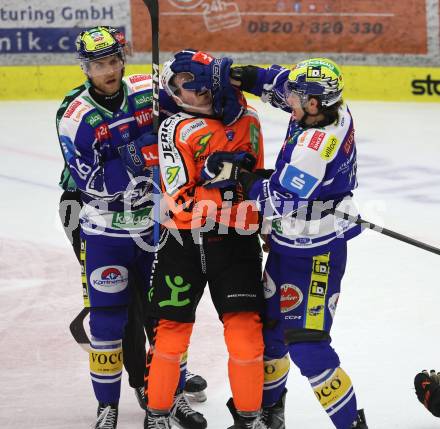 Eishockey ICE Bundesliga.  Winn2day ICE Hockey League. VSV gegen Graz99ers.  Guus Van Nes, Dylan Macpherson   (VSV),  Kevin Conley  (Graz). Villach, am 12.3.2026..
Foto: Kuess
www.qspictures.net
---
pressefotos, pressefotografie, kuess, qs, qspictures, sport, bild, bilder, bilddatenbank