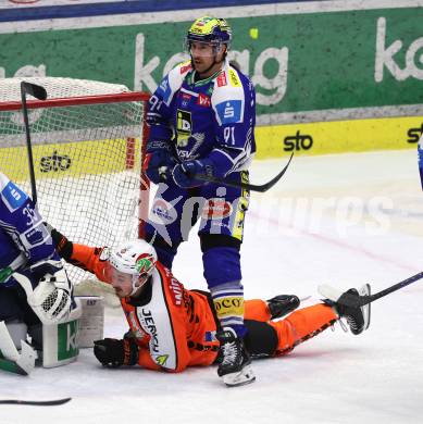 Eishockey ICE Bundesliga.  Winn2day ICE Hockey League. VSV gegen Graz99ers.  Nick Hutchison   (VSV),  Kevin Conley  (Graz). Villach, am 12.3.2026..
Foto: Kuess
www.qspictures.net
---
pressefotos, pressefotografie, kuess, qs, qspictures, sport, bild, bilder, bilddatenbank
